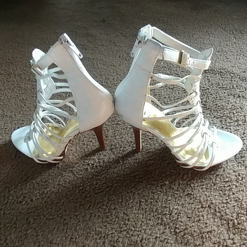 Heels - Picture 3 of 3